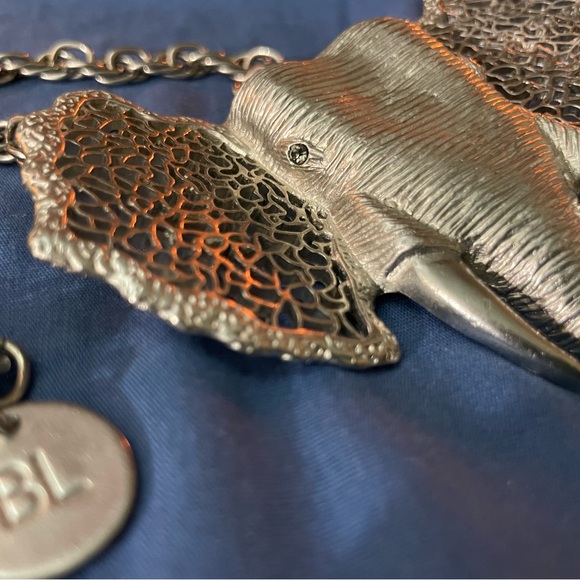 Elephant pendant necklace - Picture 2 of 7